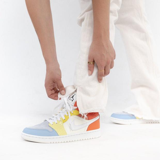 Air-Jordan-1-Mid-To-My-First-Coach-SYRUP-1624111818_620x